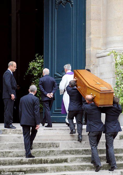 enterrement ysl|YSL funeral in paris.